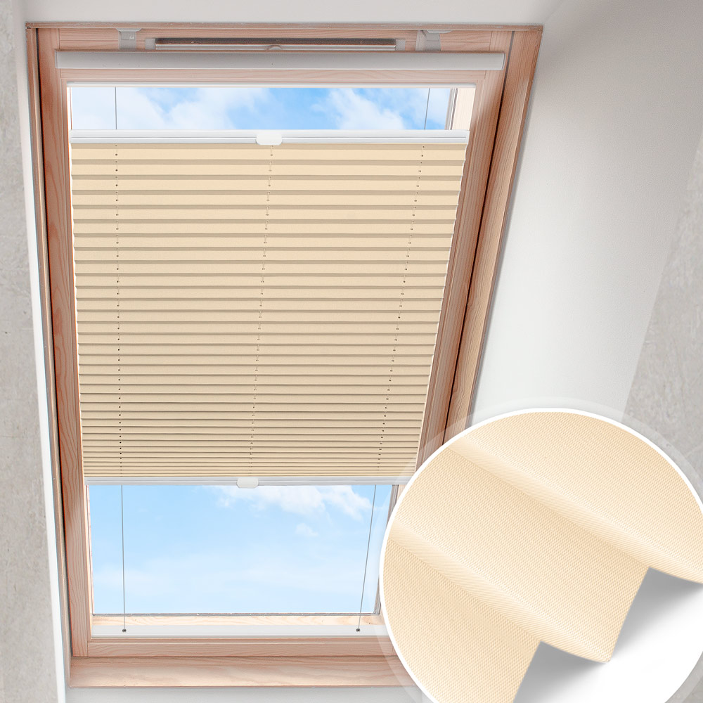 Mjuk beige | pärlemorplisségardiner för takfönster