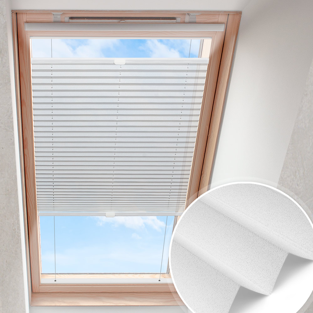 Plisserad takfönstergardin silvervit | mörkläggning